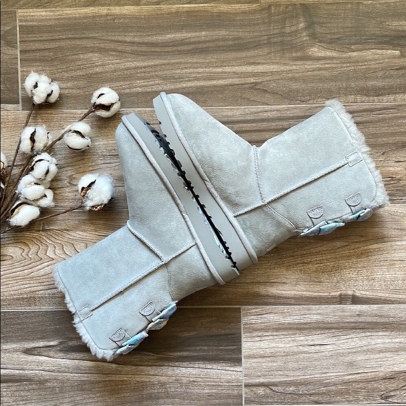 🌿UGG BAILEY BOW ABSTRACT SPLATTER BOOTS🌿 - Picture 7 of 14